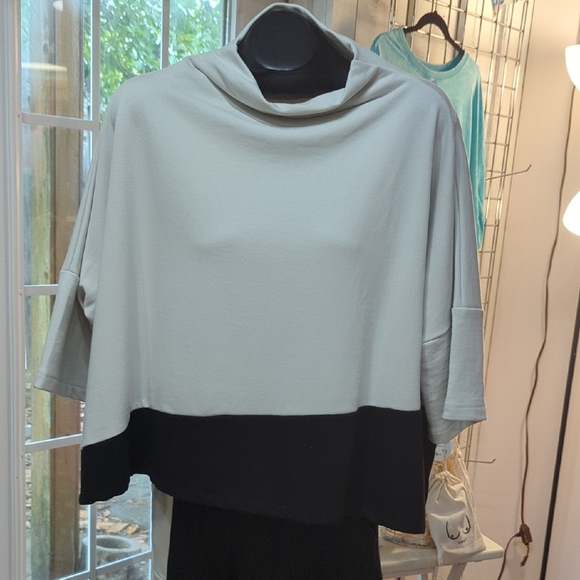 Urban Optima French Terry Knit Top From Alembika, Size Small - Picture 1 of 4